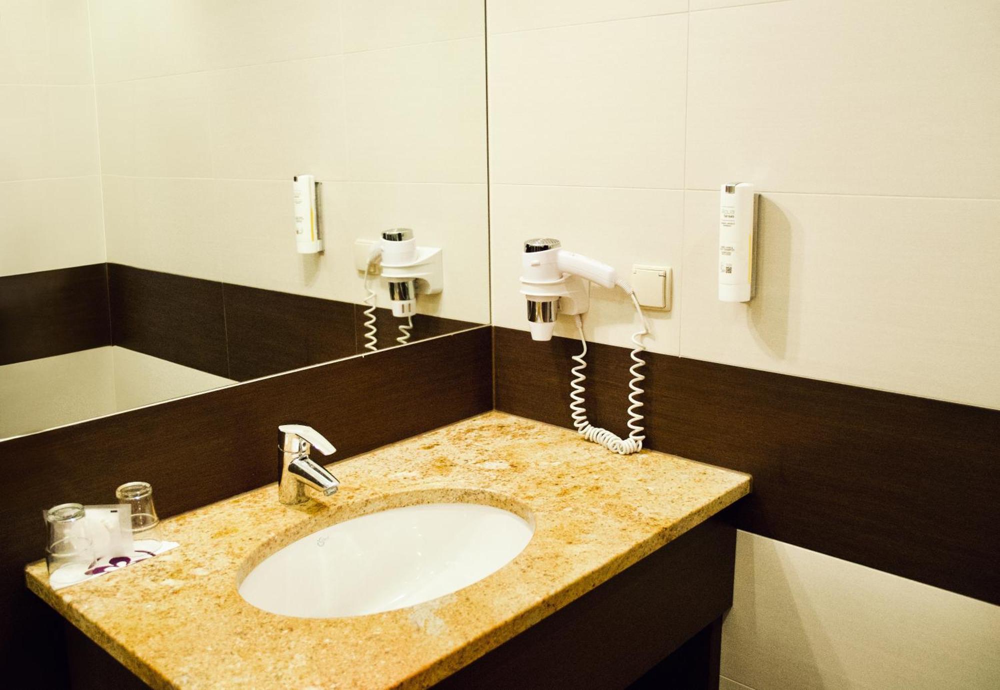 Hotel Szafran Czeladz Luaran gambar