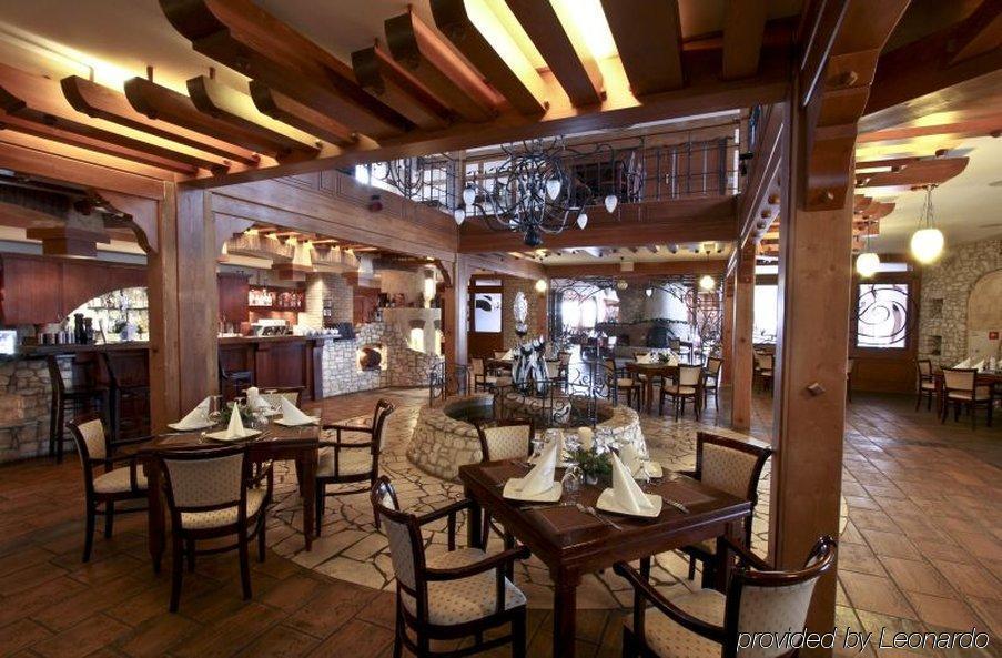 Hotel Szafran Czeladz Restoran gambar